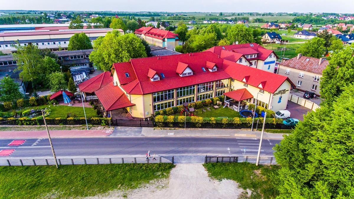 Hotel Warka Ngoại thất bức ảnh