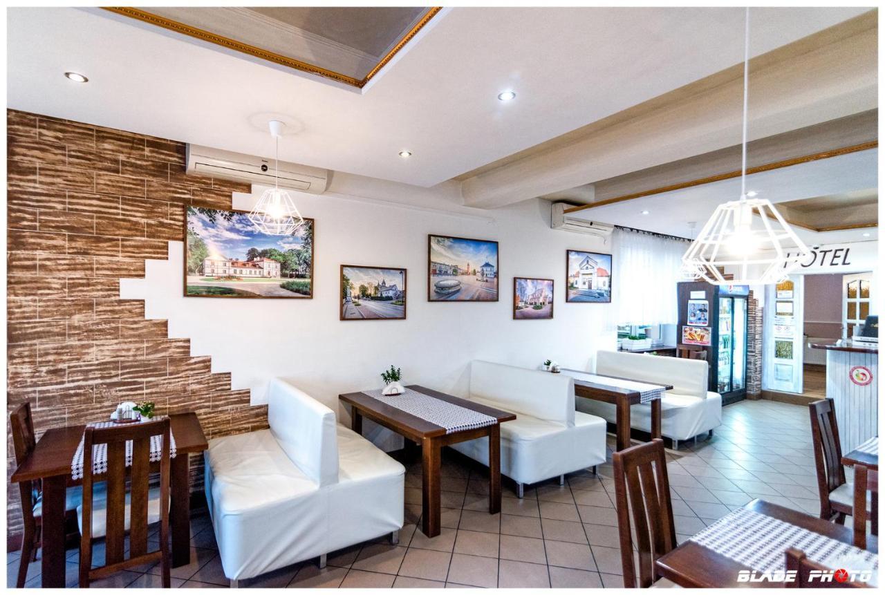 Hotel Warka Ngoại thất bức ảnh